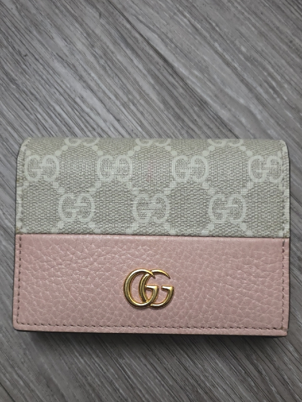 Authentic Like NEW Gucci Pink and Beige GG Leather Wallet with Gold Double G